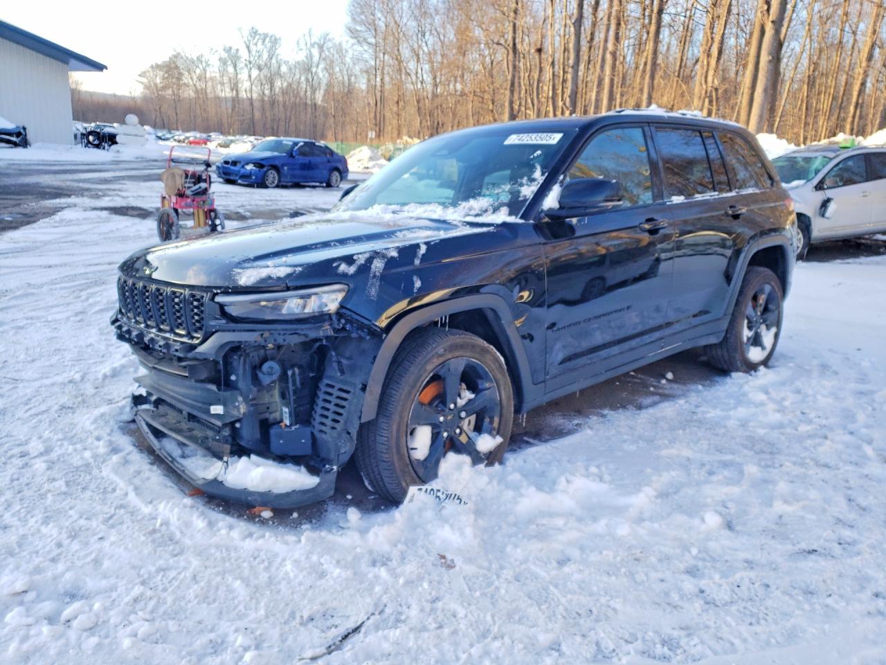 Salvage Jeep Grand Cherokee Image