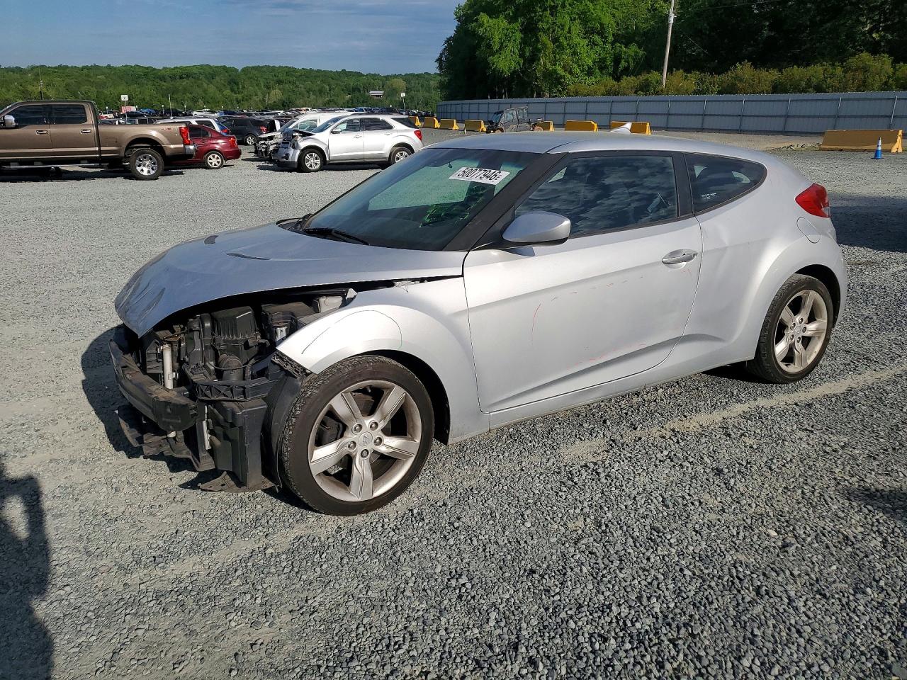 Salvage Hyundai VELOSTER Image
