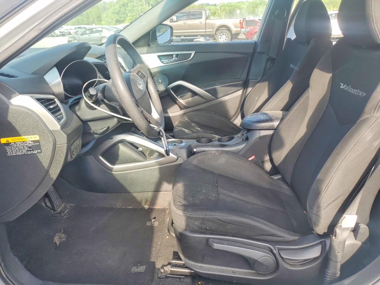 Hyundai VELOSTER Base