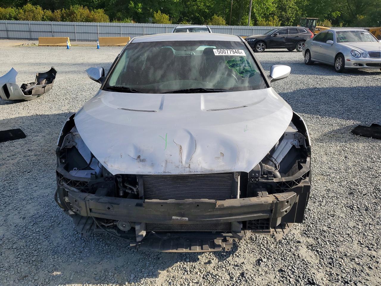 Hyundai VELOSTER Base