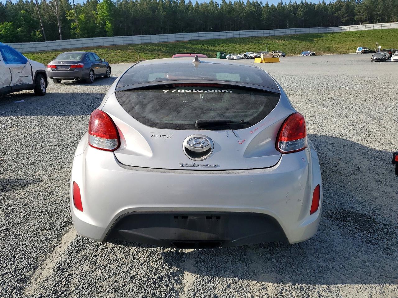 Hyundai VELOSTER Base