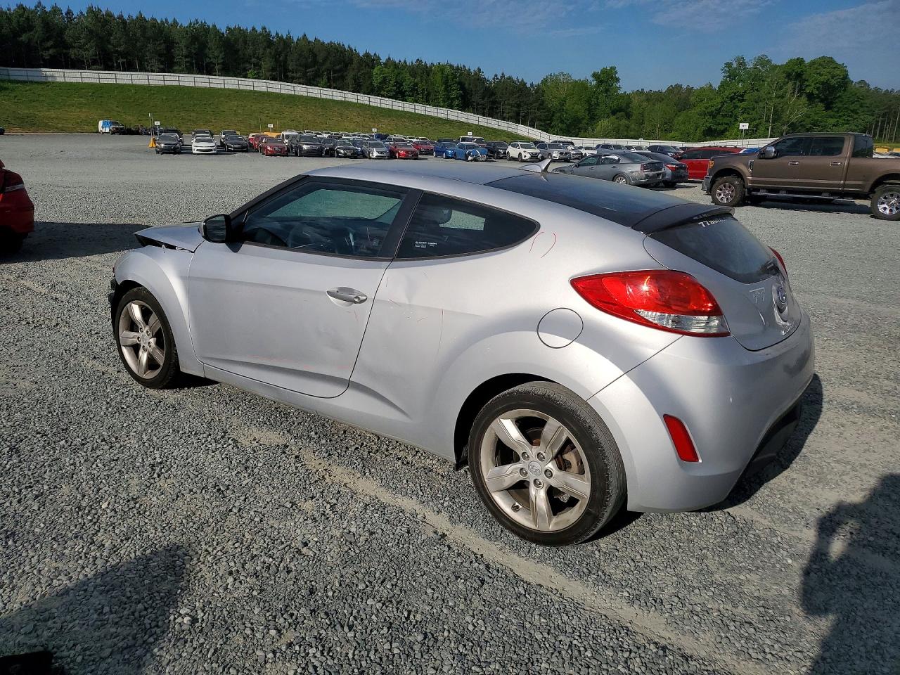 Hyundai VELOSTER Base