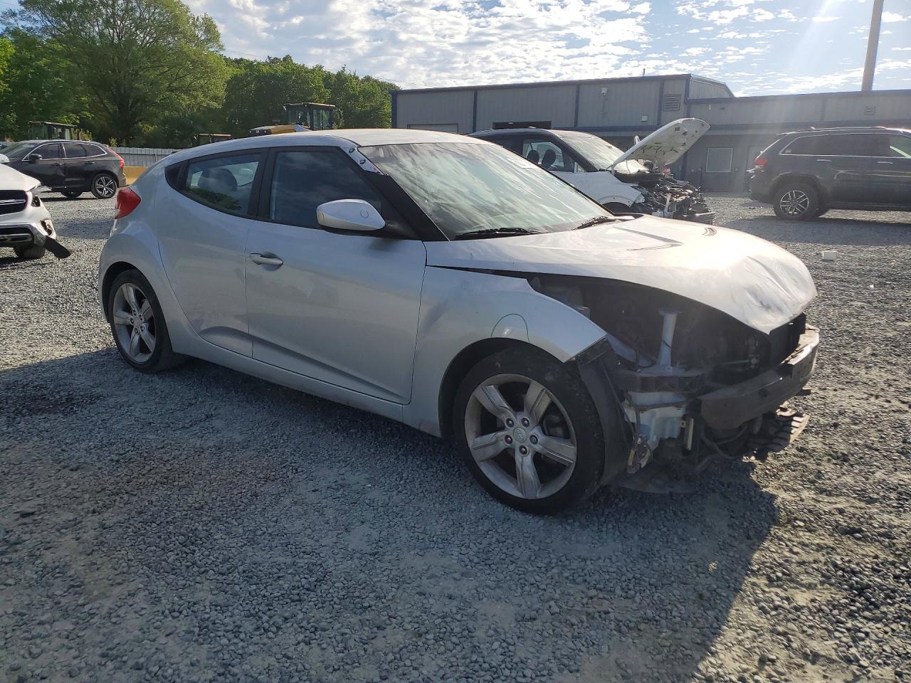 Hyundai VELOSTER Base