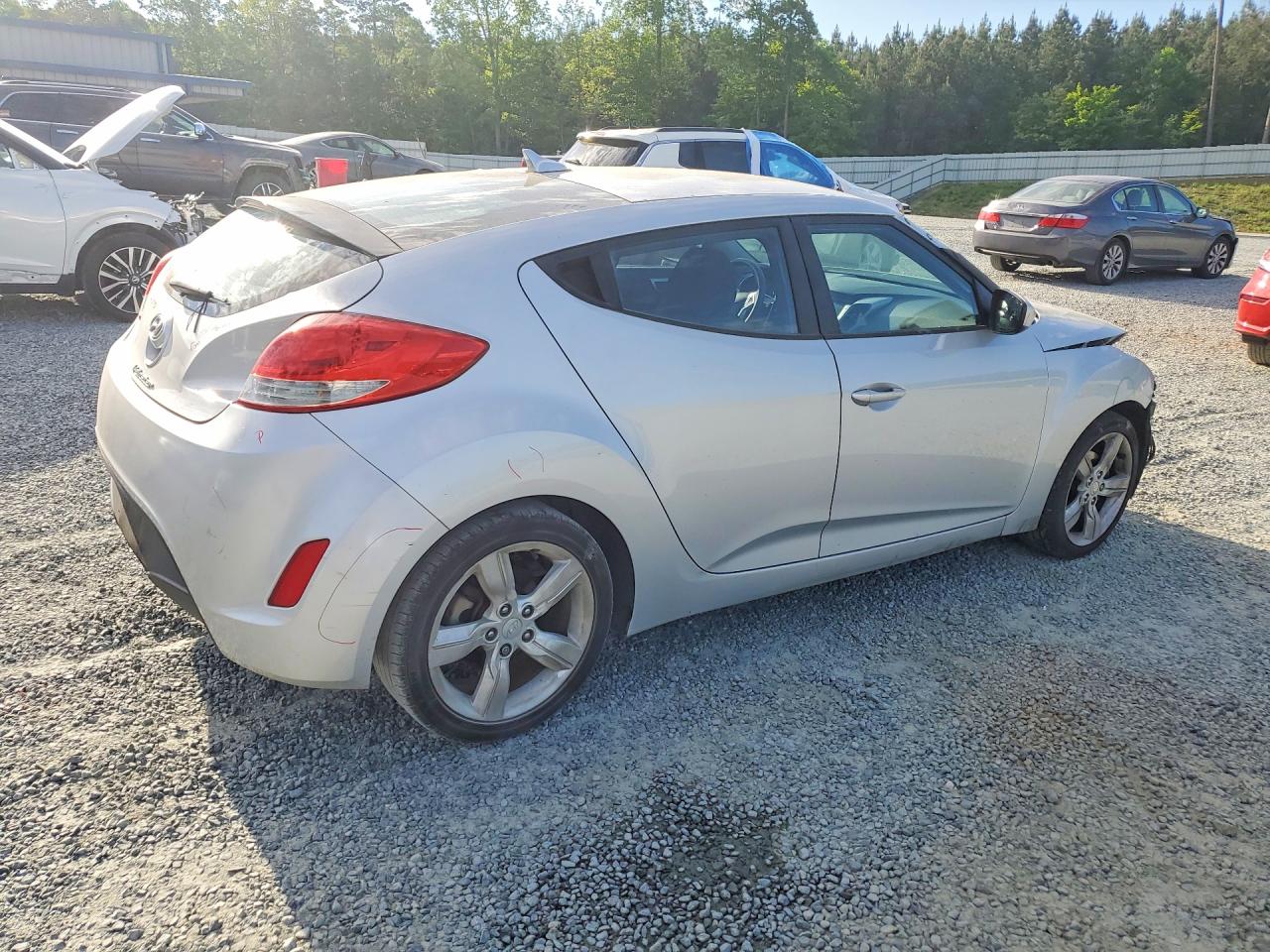 Hyundai VELOSTER Base