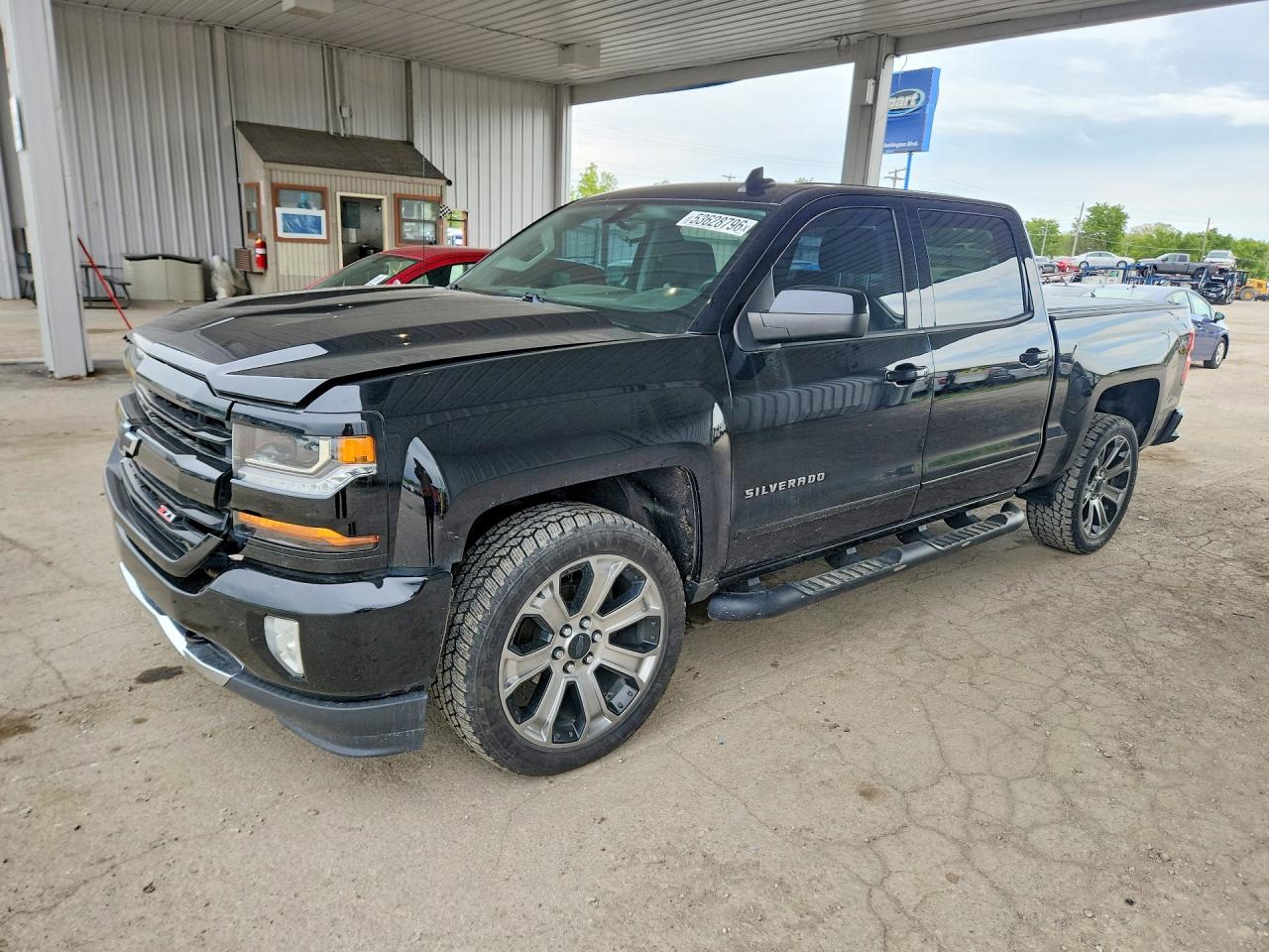 Salvage Chevrolet Silverado Image