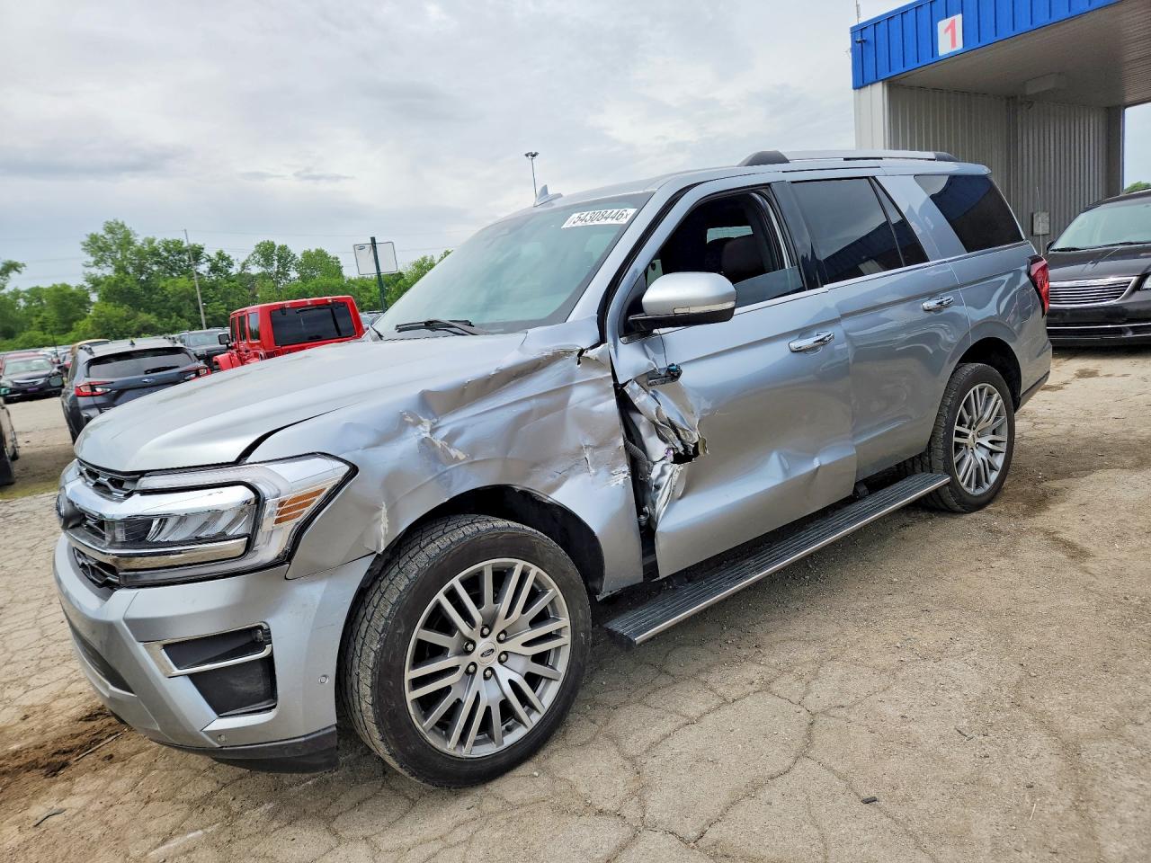 Salvage Ford Expedition Image