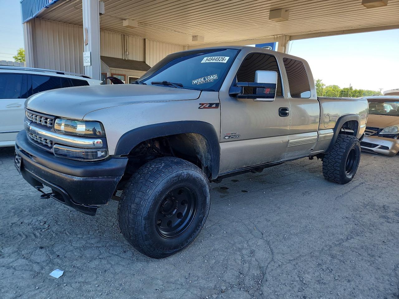 Salvage Chevrolet Silverado Image