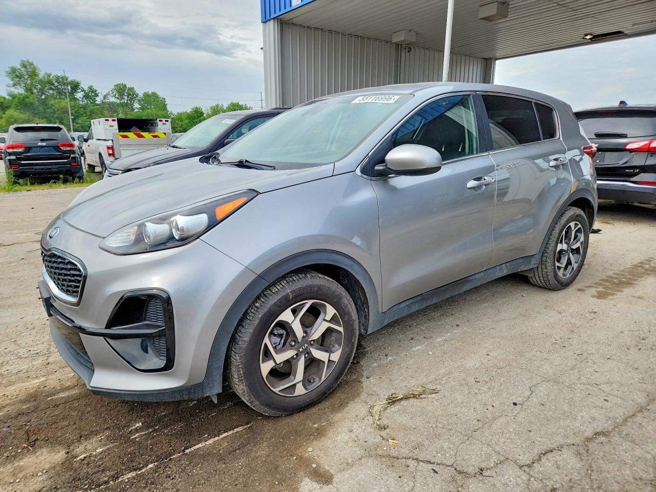 Salvage Kia Sportage Image