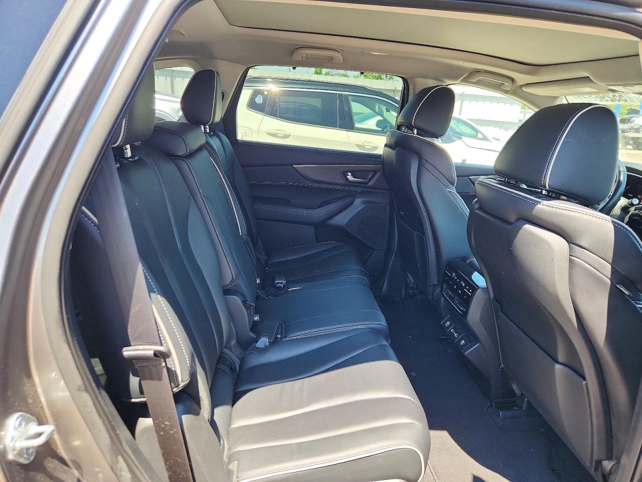Acura MDX Advance