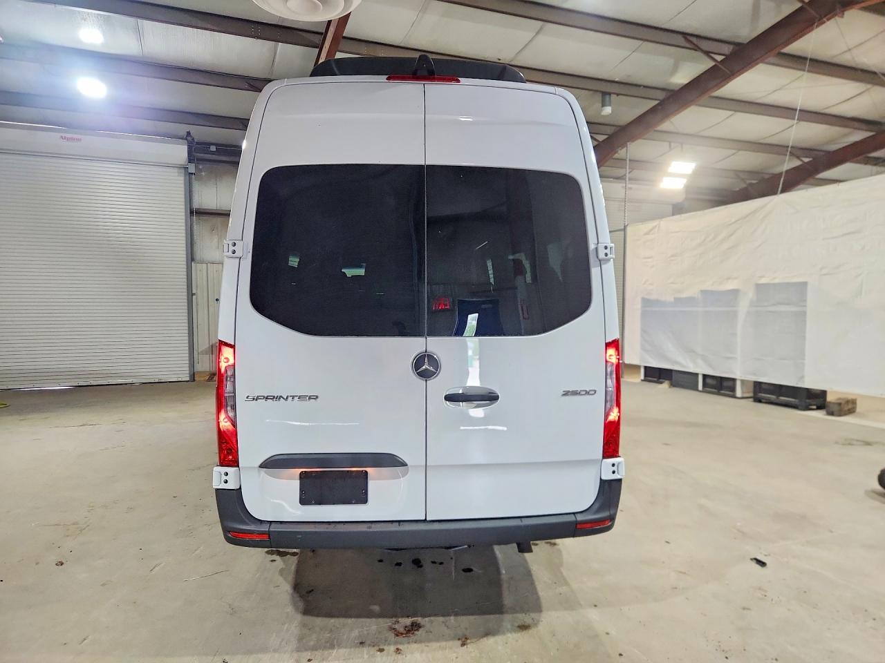 Mercedes-Benz Sprinter 2500