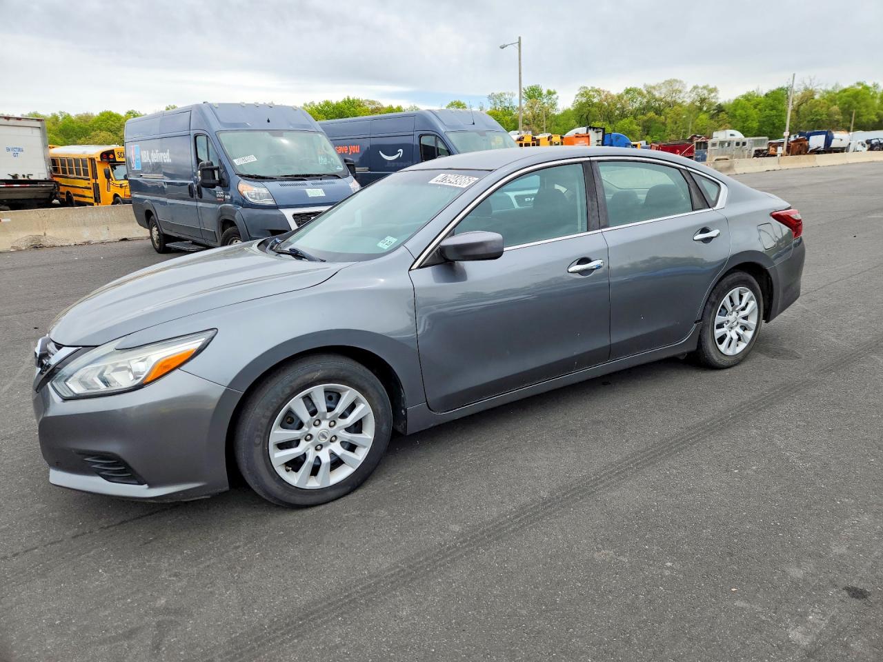 Salvage Nissan Altima Image
