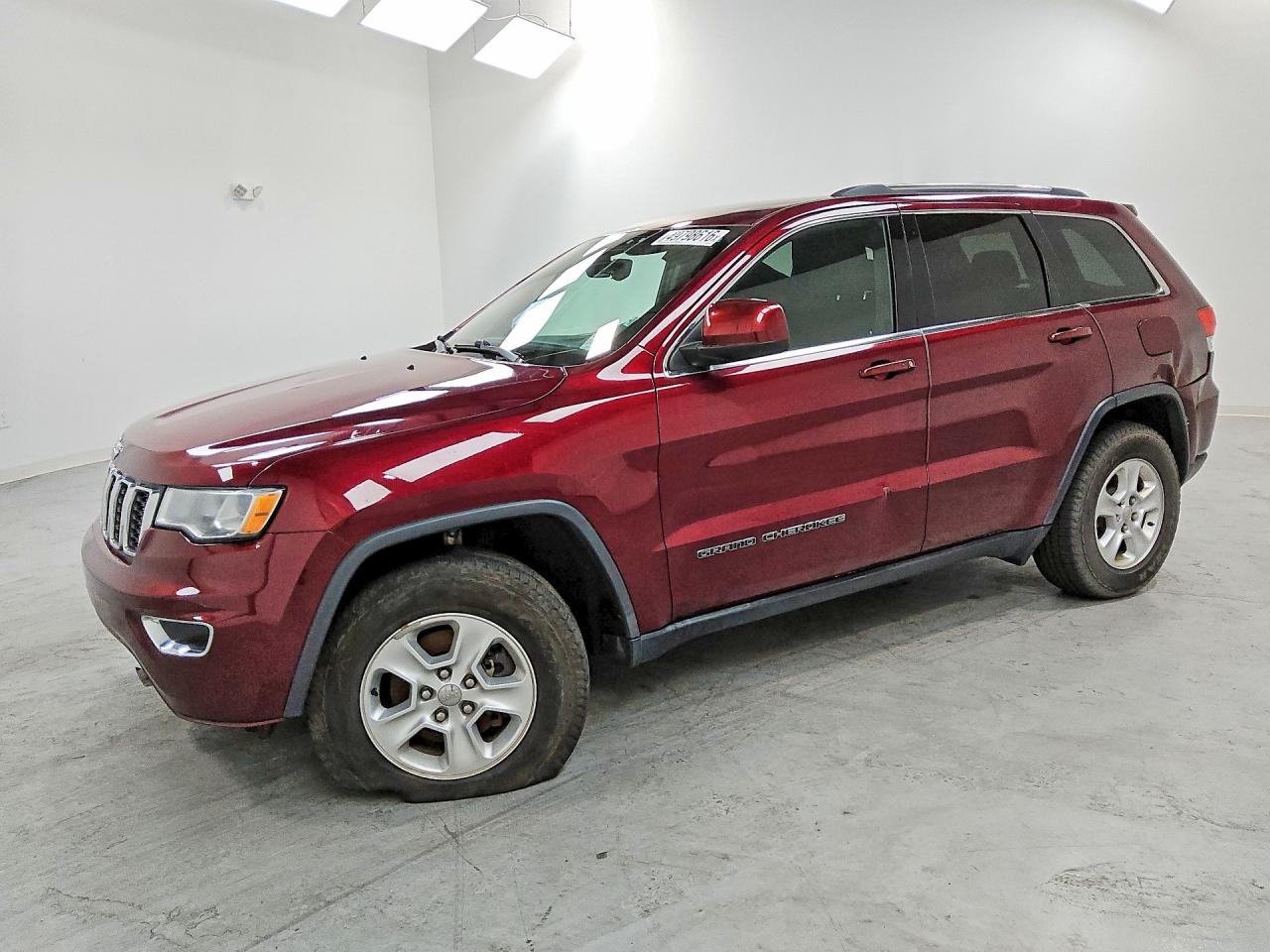 Salvage Jeep Cherokee Image