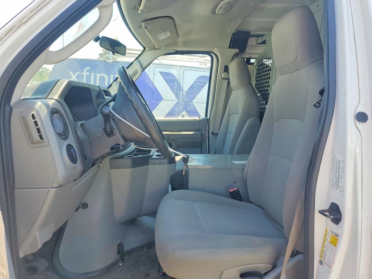 Ford Econoline E250 Van
