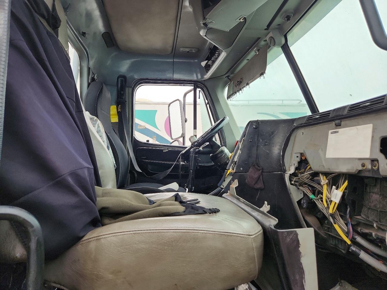 Freightliner Conventional Columbia