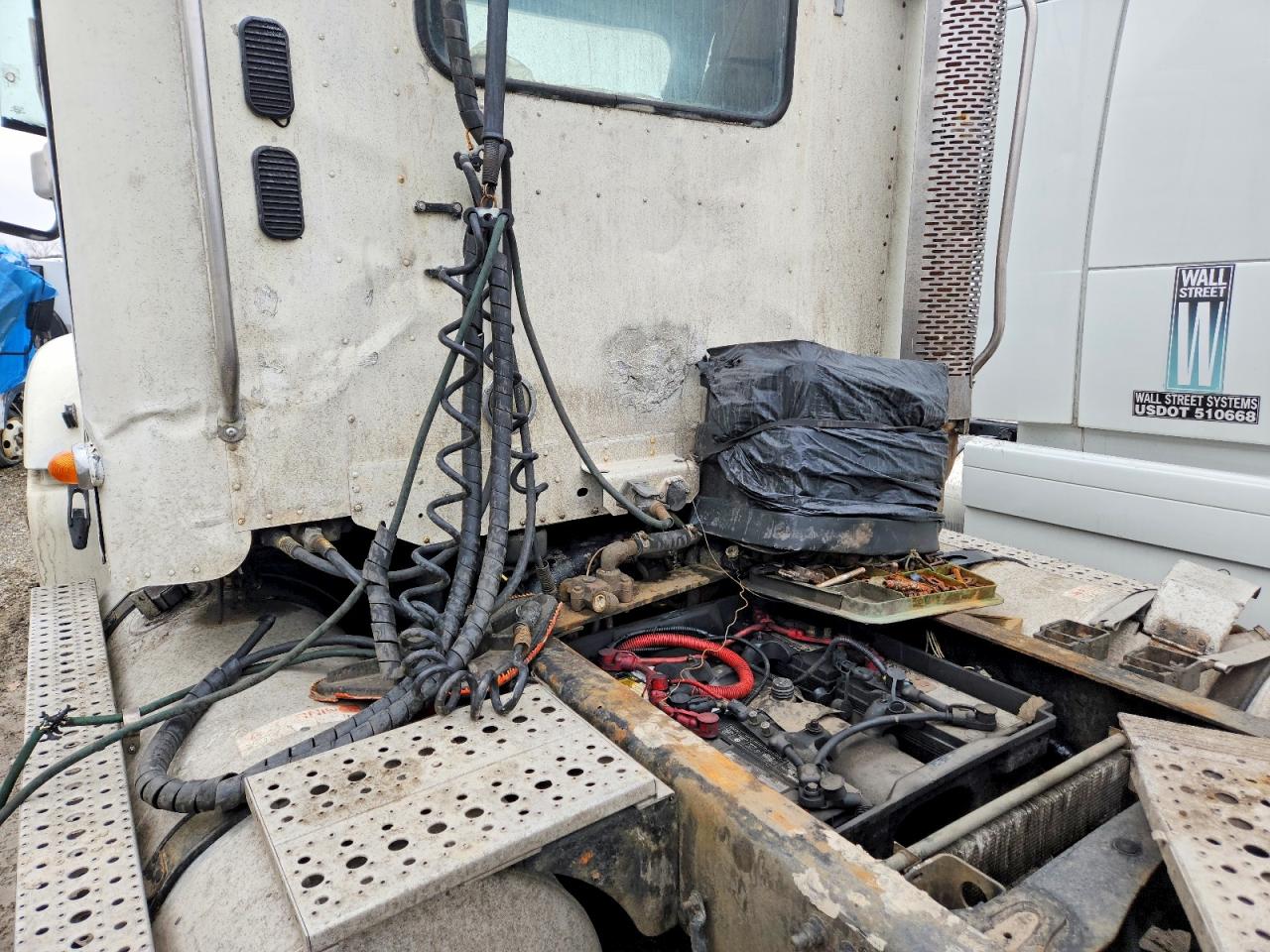 Freightliner Conventional Columbia