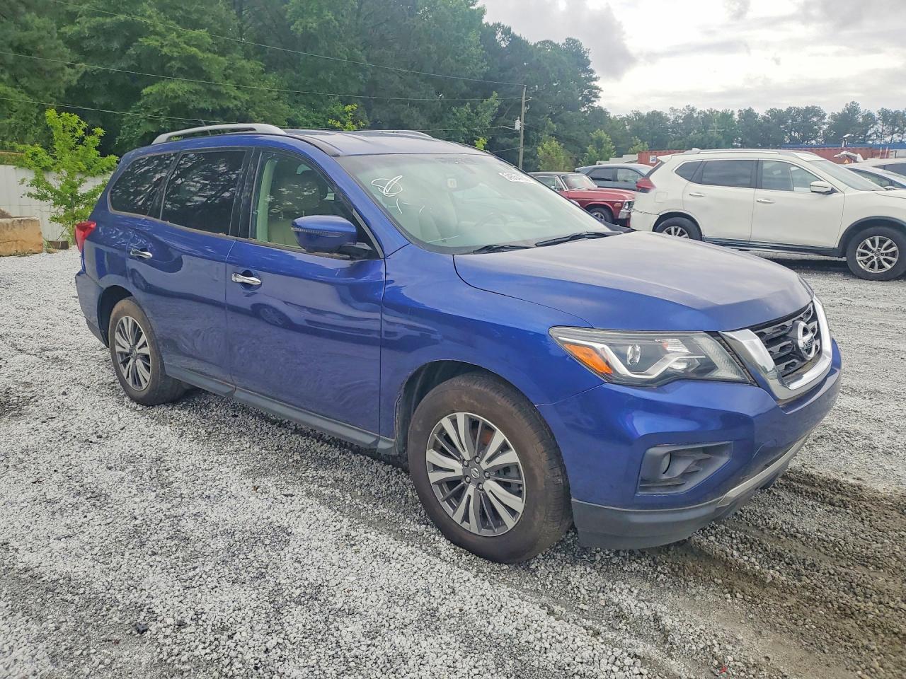 Nissan Pathfinder S
