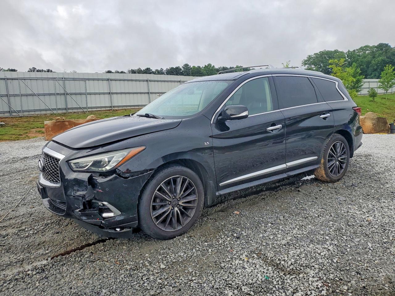 Salvage INFINITI Qx Image