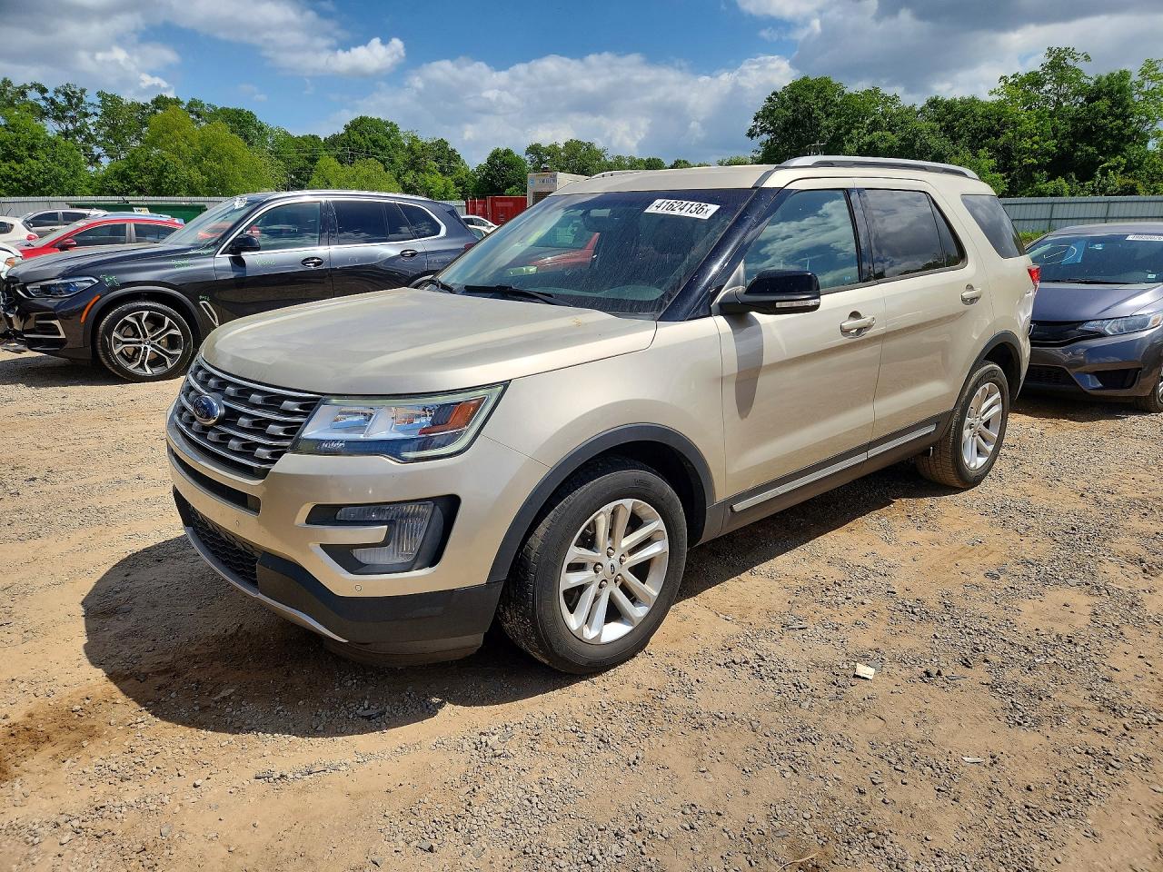 Salvage Ford Explorer Image