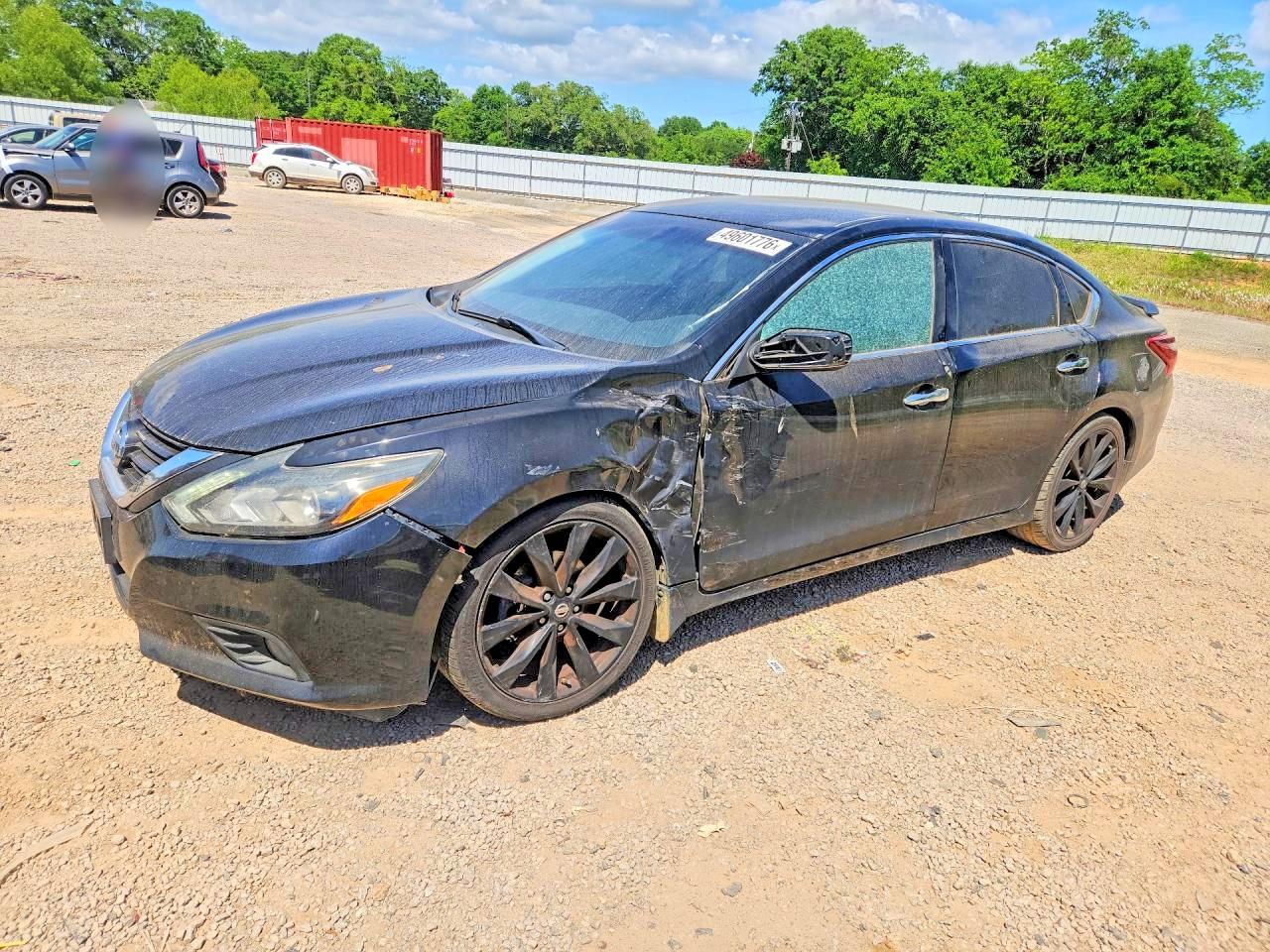 Salvage Nissan Altima Image