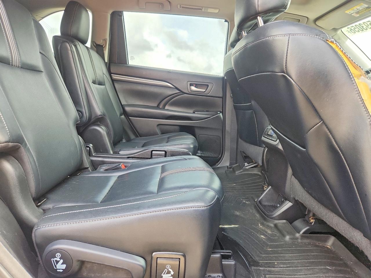 Toyota Highlander Se
