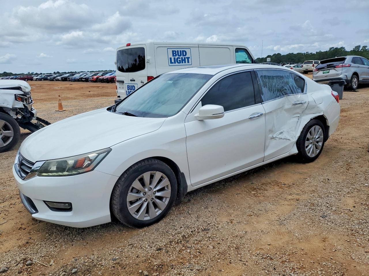 Salvage Honda Accord Image