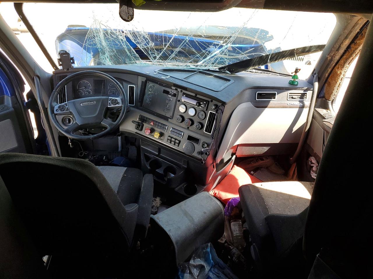 Freightliner Cascadia 126