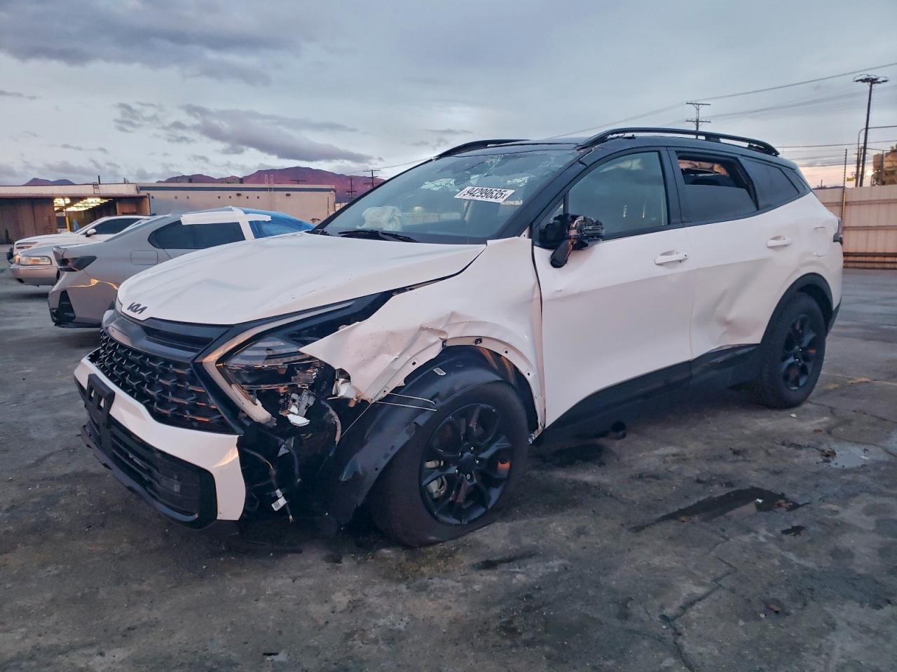 Salvage Kia Sportage Image