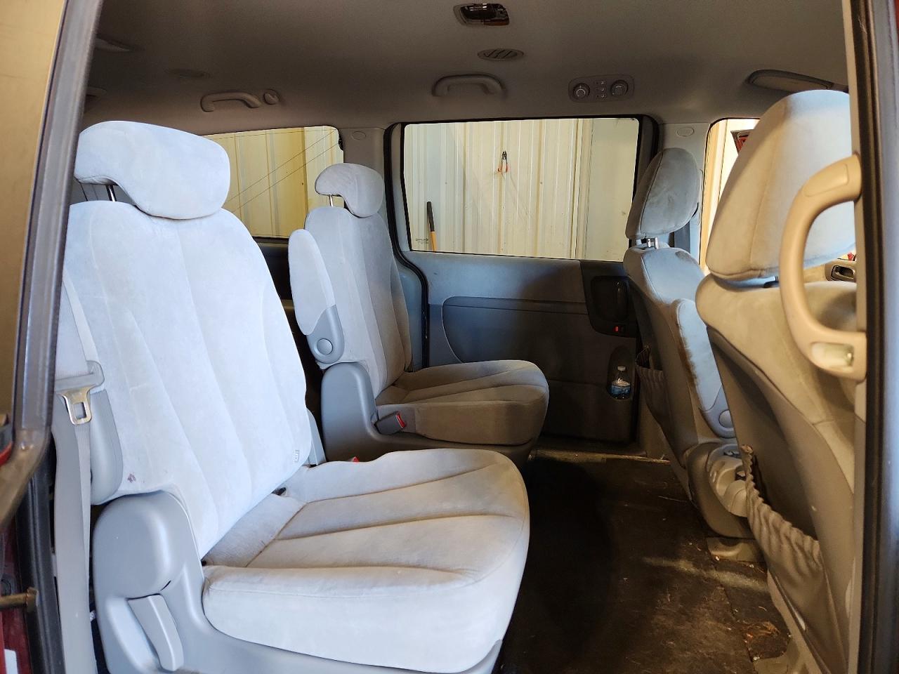 Kia Sedona Lx