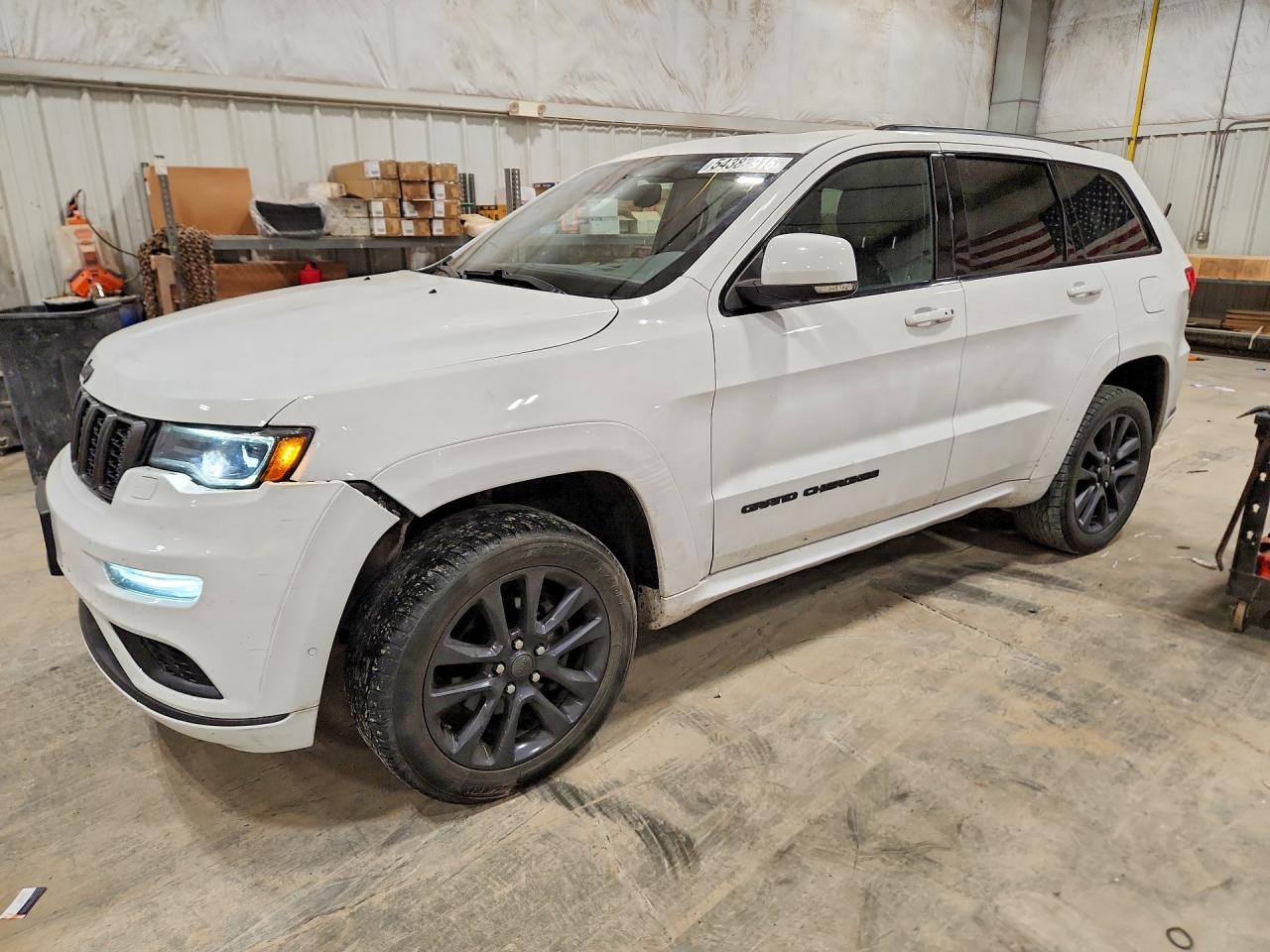Salvage Jeep Cherokee Image