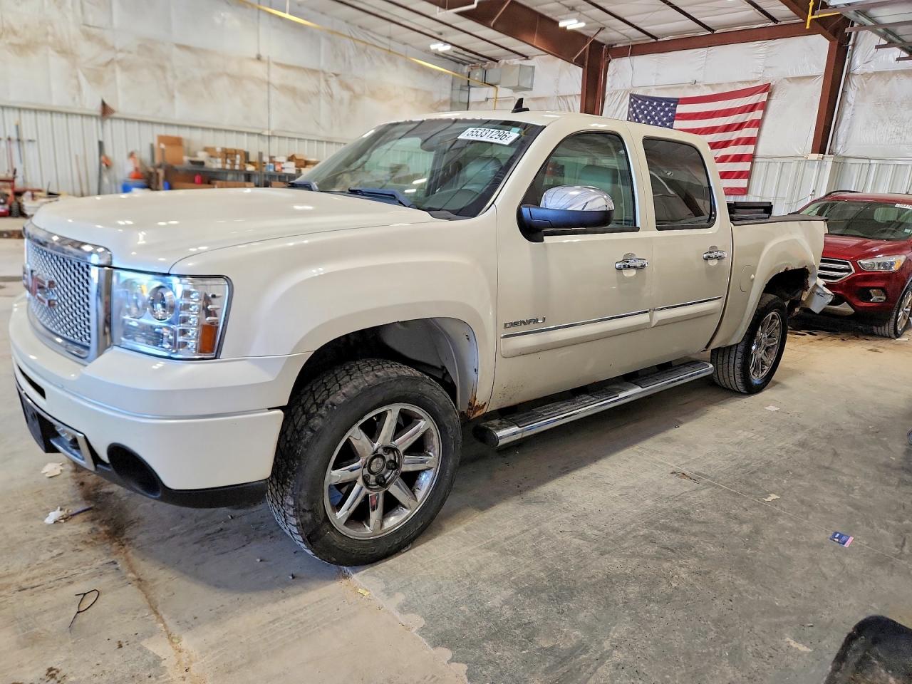 Salvage GMC Sierra Image