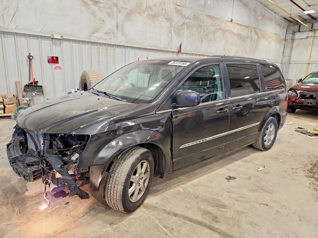 Salvage Chrysler Minivan Image