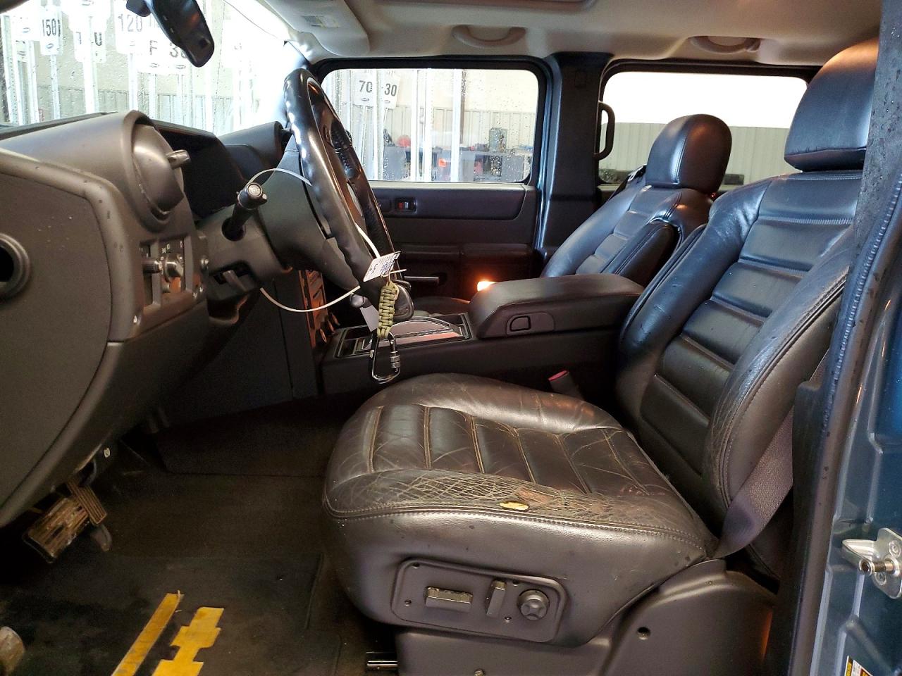 HUMMER H2