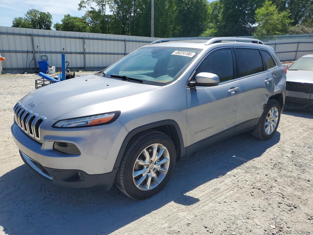 Salvage Jeep Cherokee Image