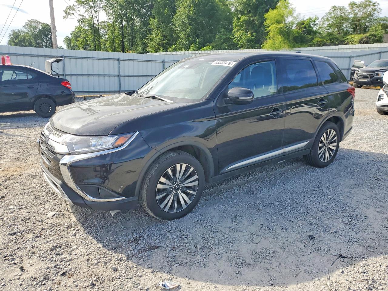 Salvage Mitsubishi Outlander Image