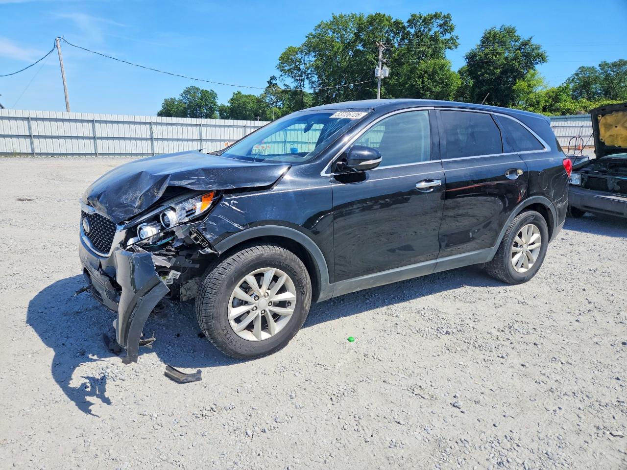 Salvage Kia Sorento Image