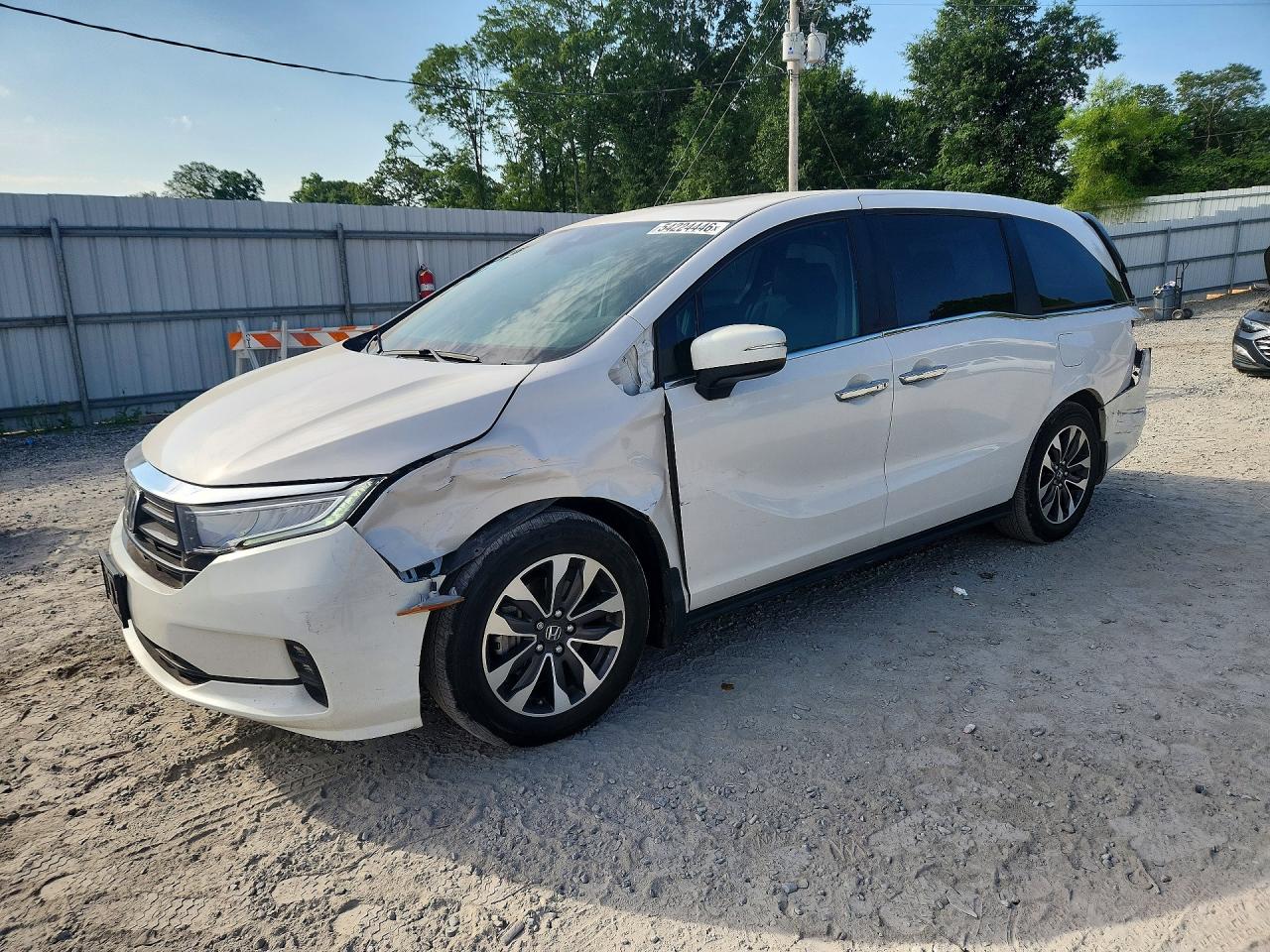 Salvage Honda Odyssey Image