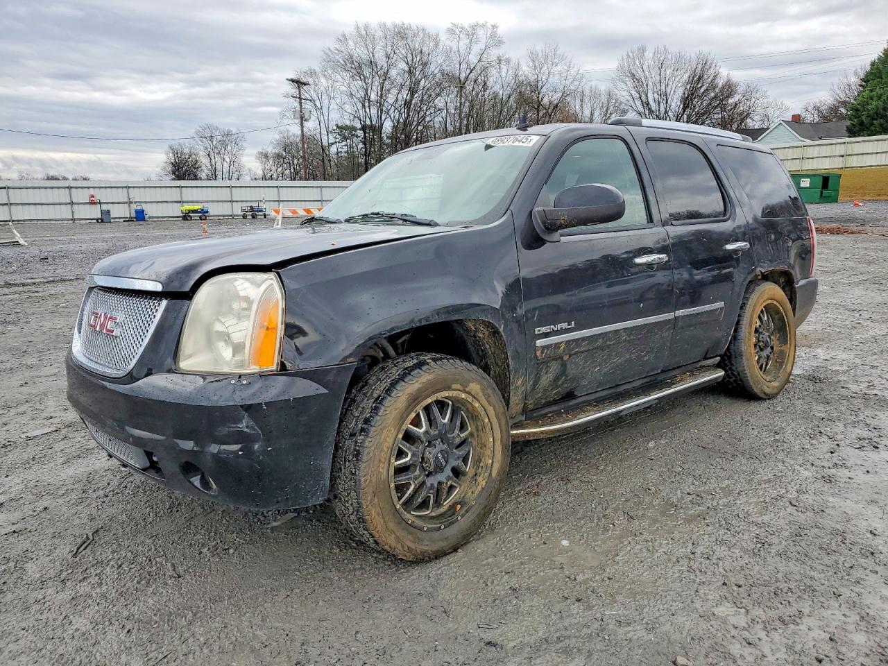 Salvage GMC Yukon Image