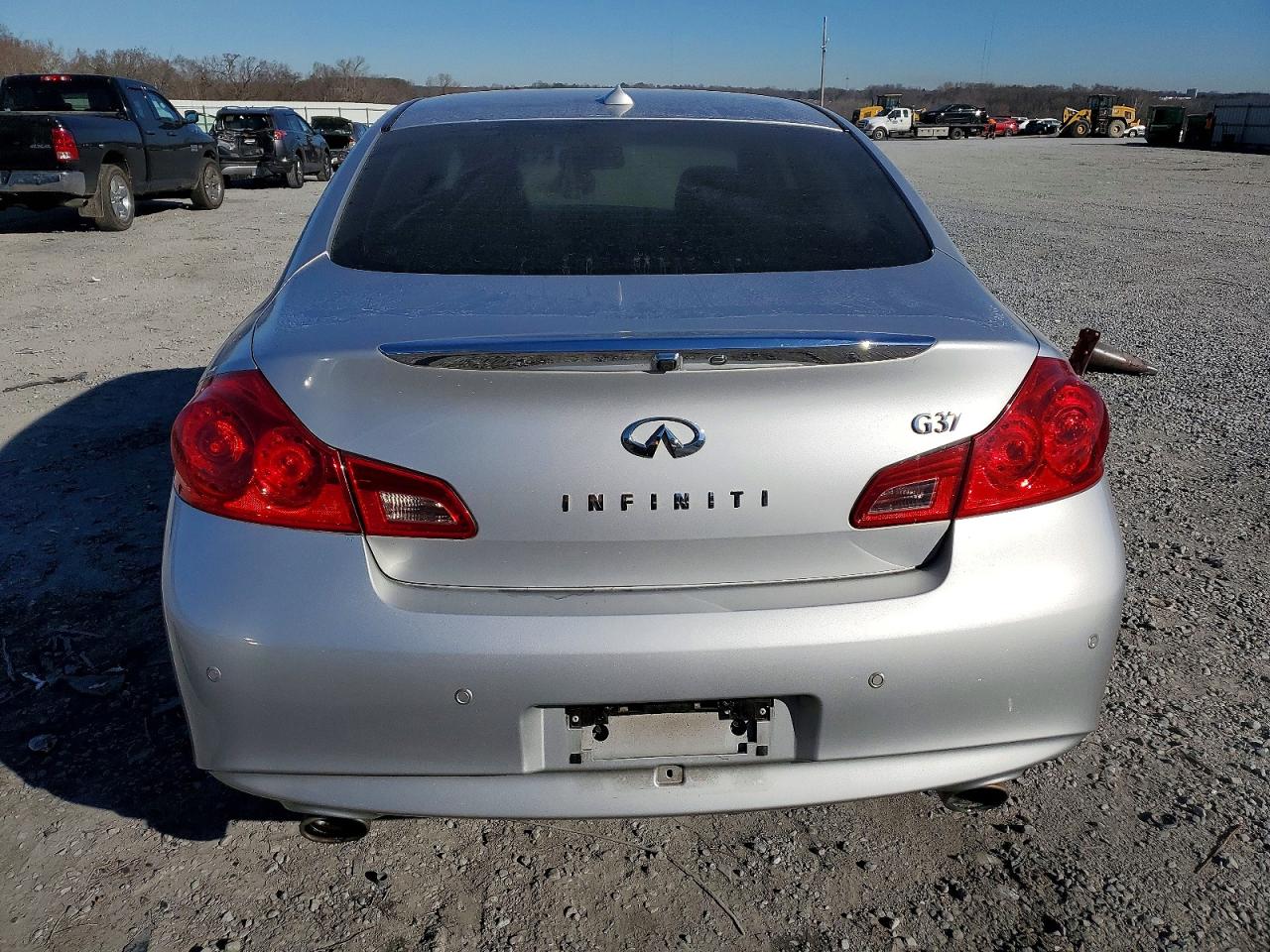 INFINITI G37 Base