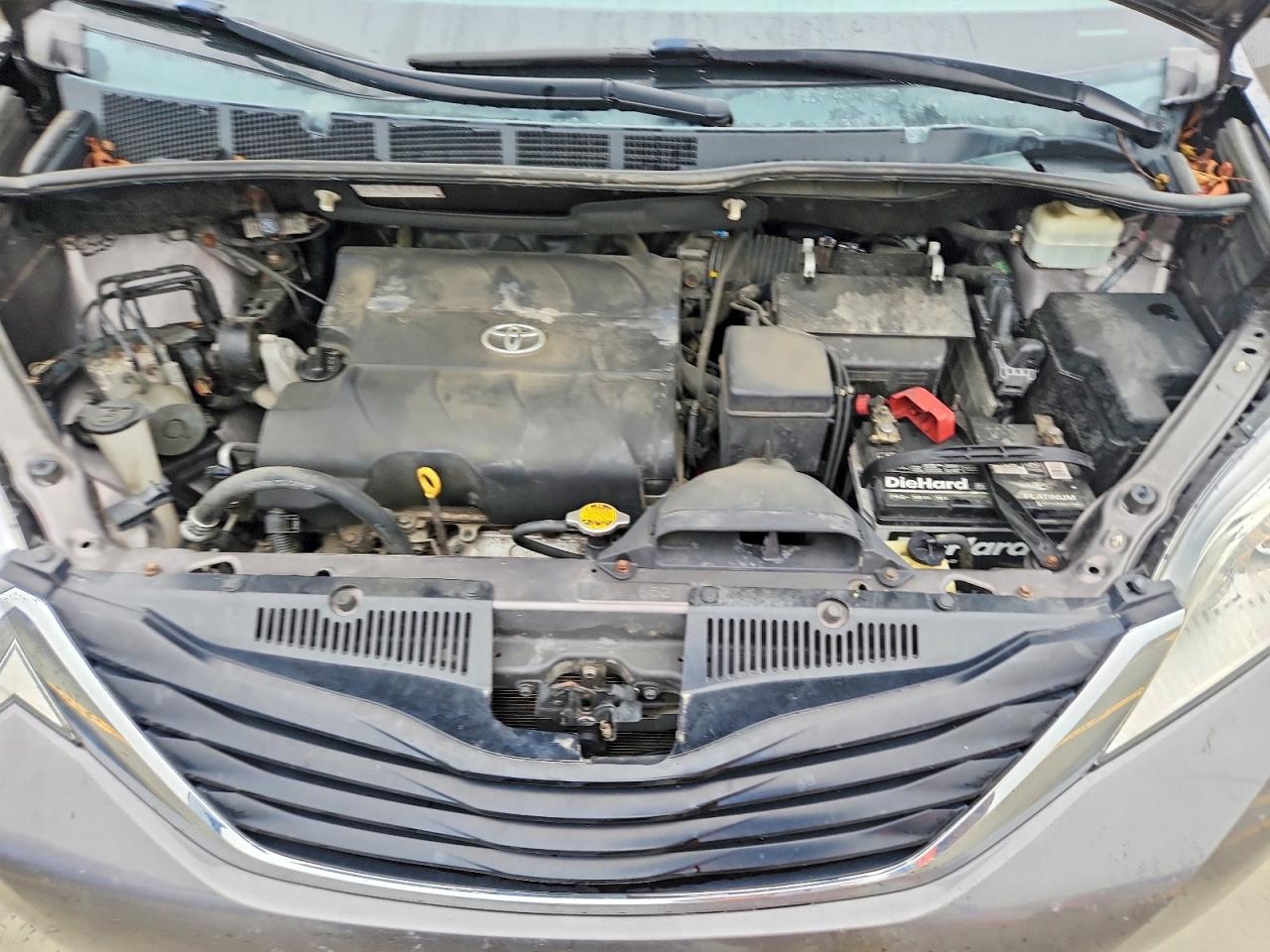 Toyota Sienna Le