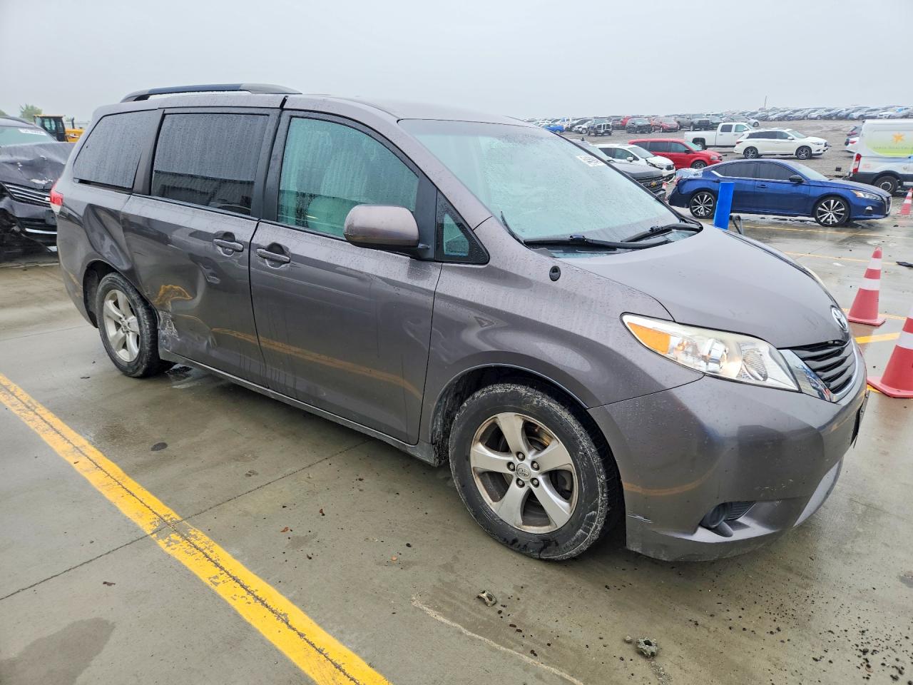 Toyota Sienna Le