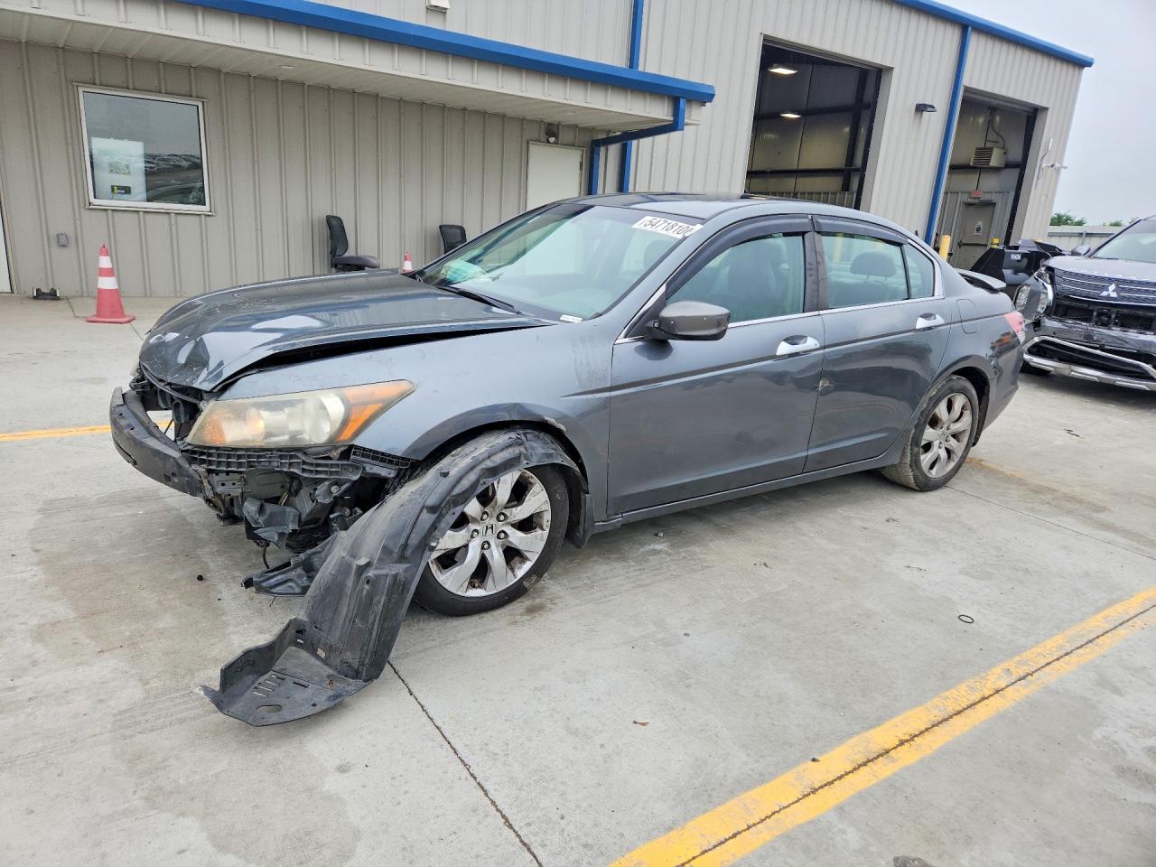 Salvage Honda Accord Image
