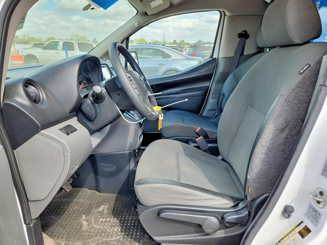 Nissan Nv S