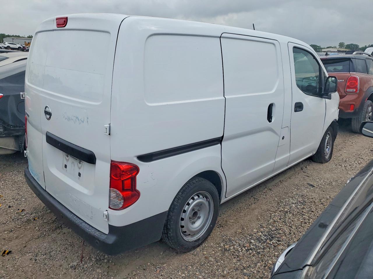 Nissan Nv S