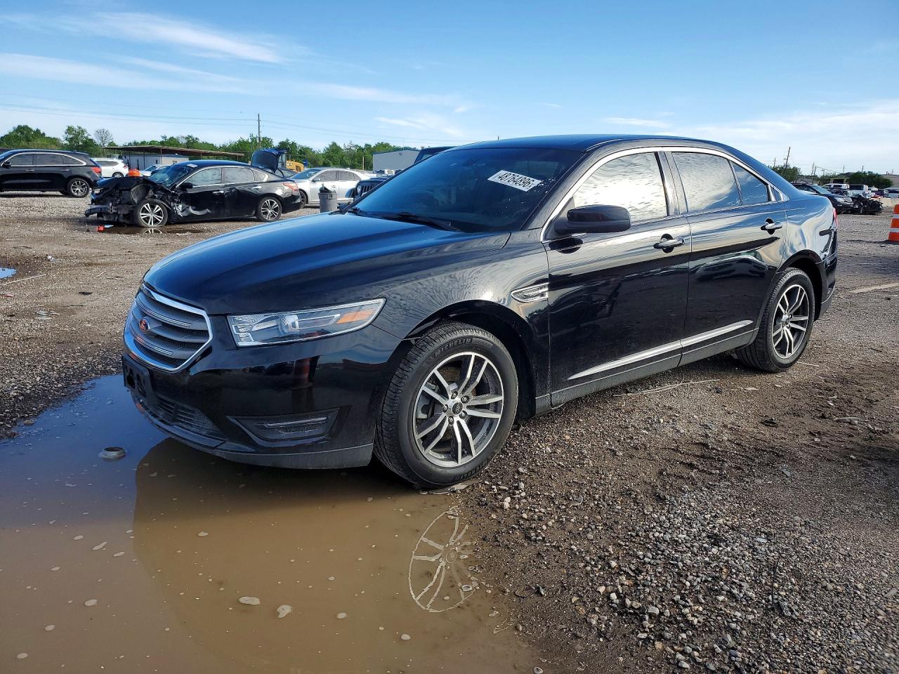 Salvage Ford Taurus Image