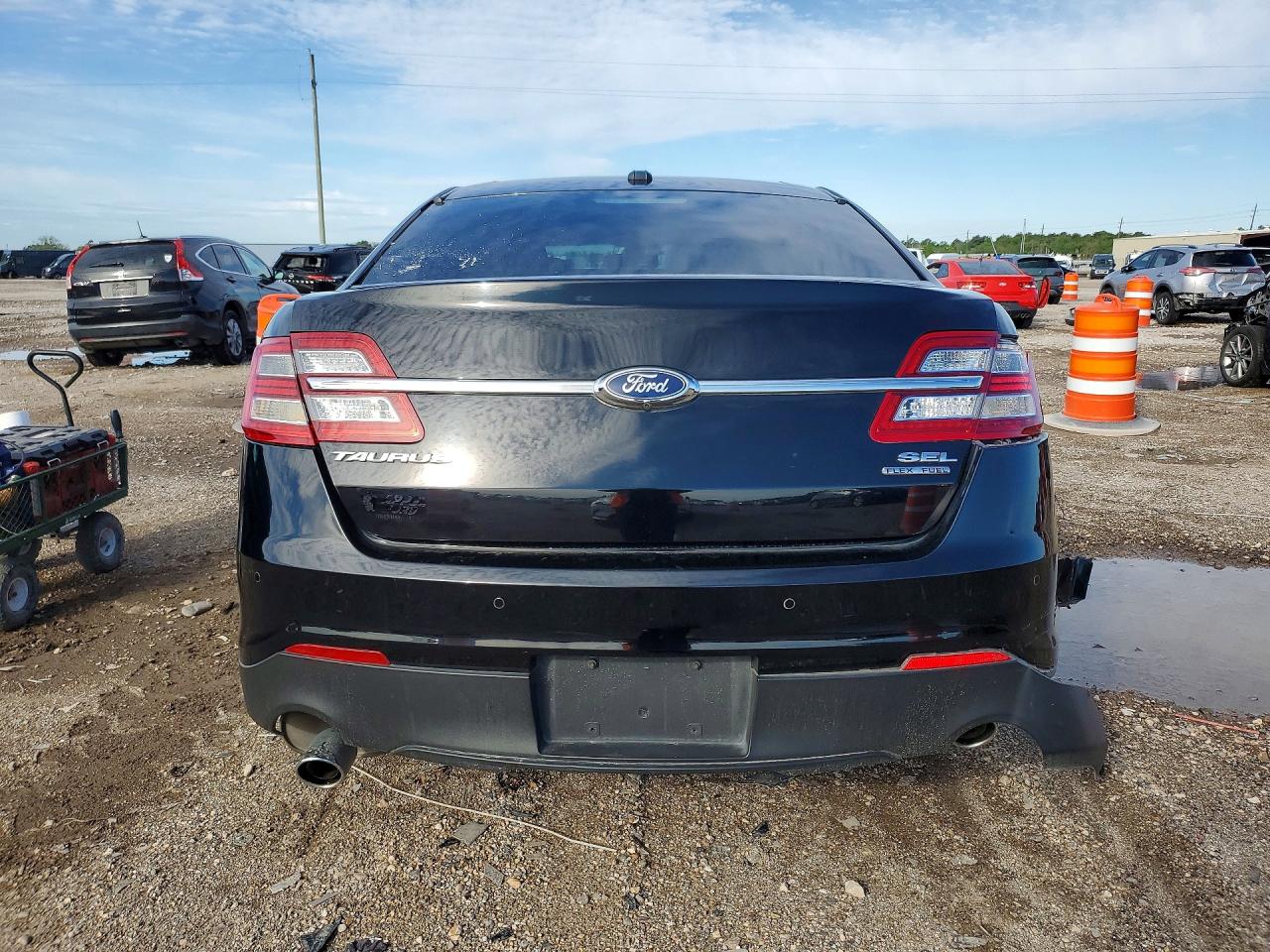 Ford Taurus Sel