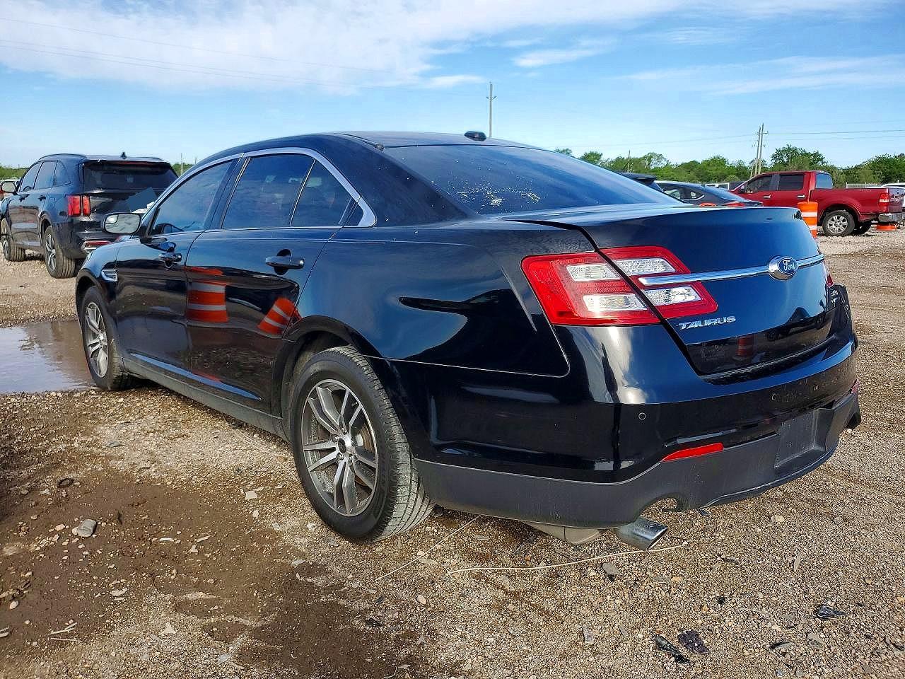 Ford Taurus Sel