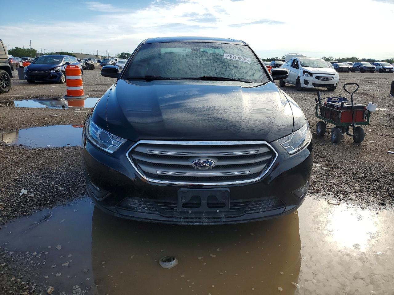Ford Taurus Sel