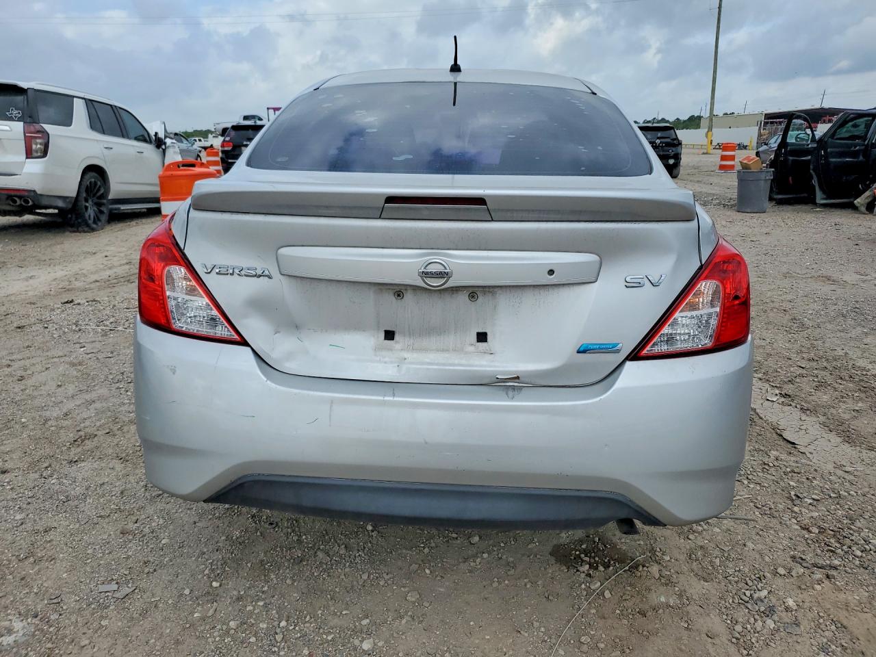 Nissan Versa 1.6 Sv