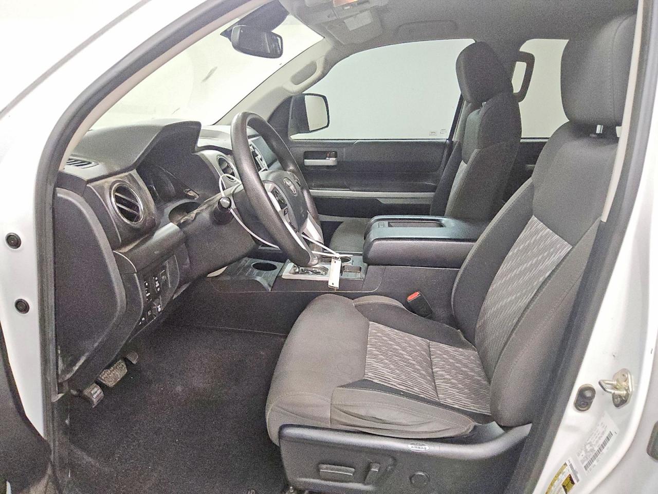 Toyota Tundra Crewmax Sr5