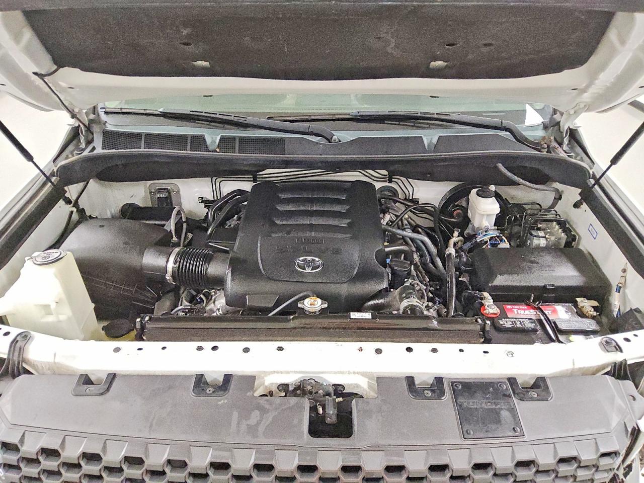 Toyota Tundra Crewmax Sr5